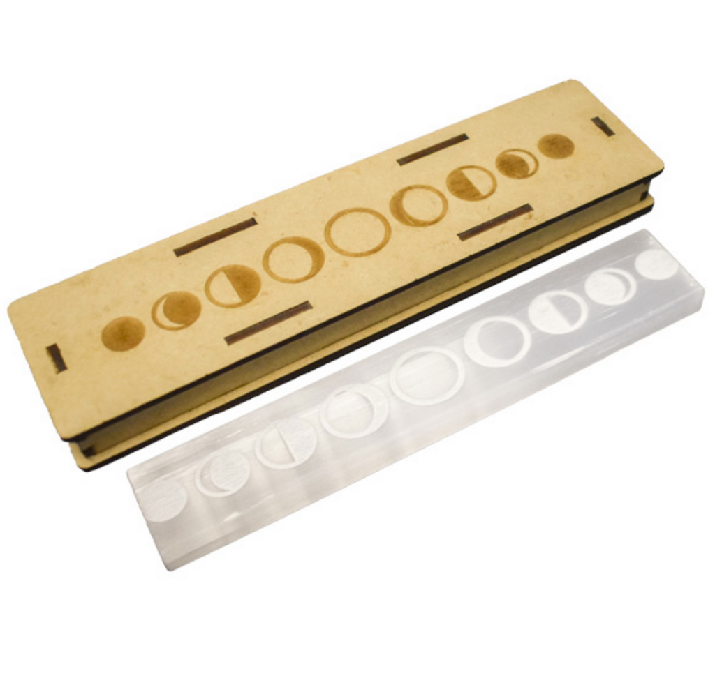 Règle gravée en phase de lune en sélénite avec boîte