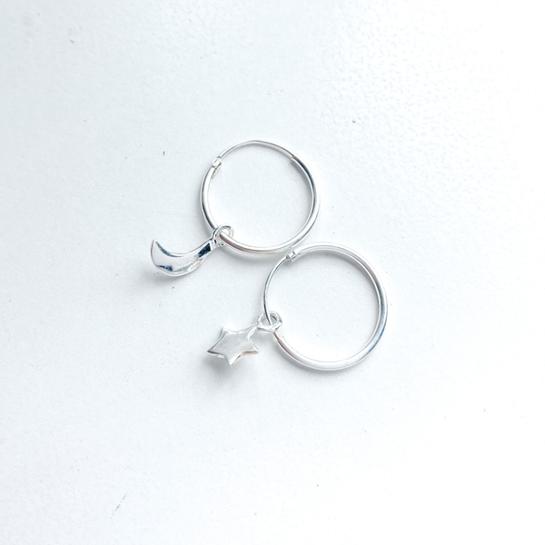 Boucles d'oreilles créoles étoile/lune en argent sterling