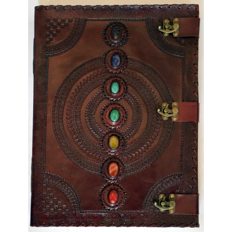 Journal en cuir énorme en relief avec 7 pierres de chakra
