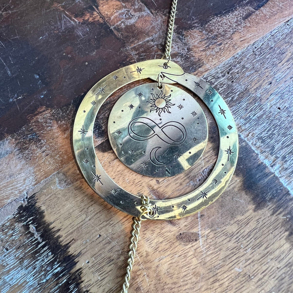 Infinite Cycles Ouroboros Laiton Attrape-soleil à suspendre au mur