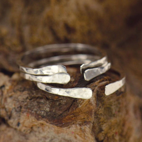 Ring hammered adjustable sterling silver (1 ring)