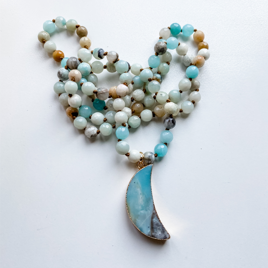 Necklace amazonite knotted with electroplated amazonite moon