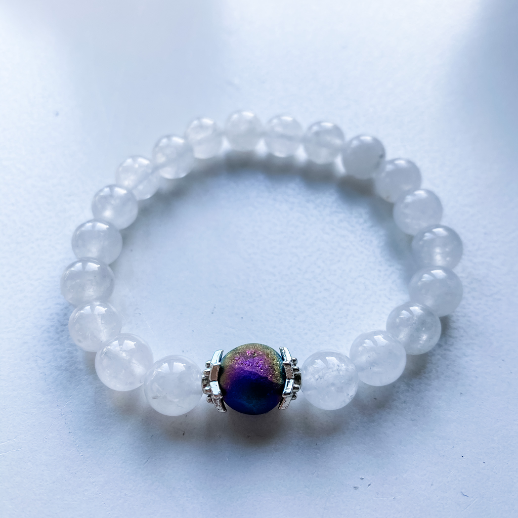 Bracelet snow quartz with druzy bead