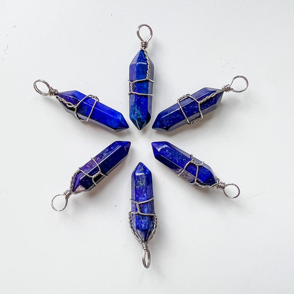 Pendentif fil enroulé pointe Lapis