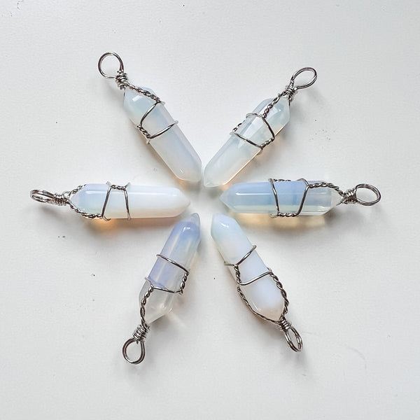 Pendentif pointe d'opalite enveloppée de fil