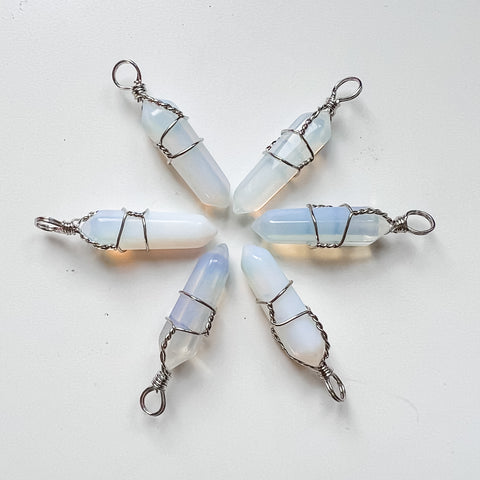 Pendentif pointe d'opalite enveloppée de fil