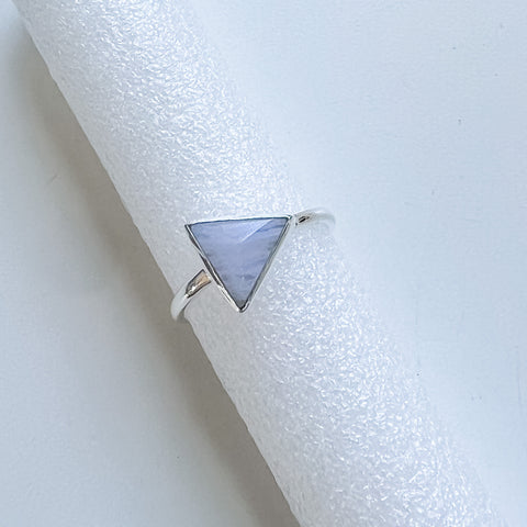 Bague dentelle bleue agate triangle latéral argent sterling