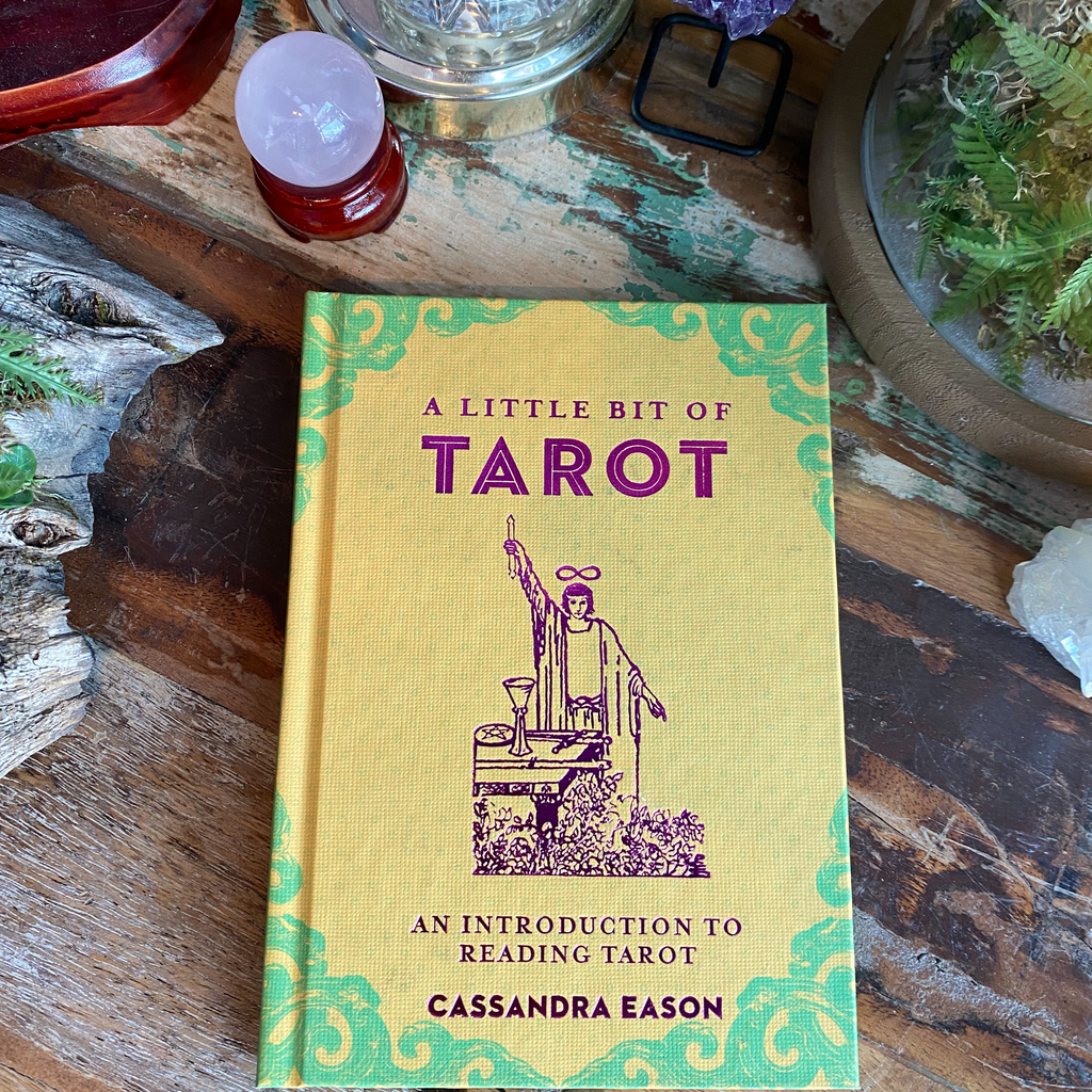 Little Bit of Tarot - Cassandra Eason