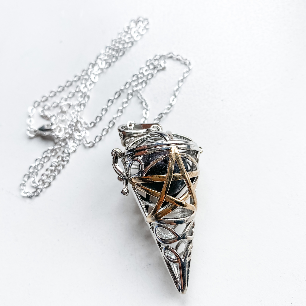 Necklace aromatherapy pentacle cage