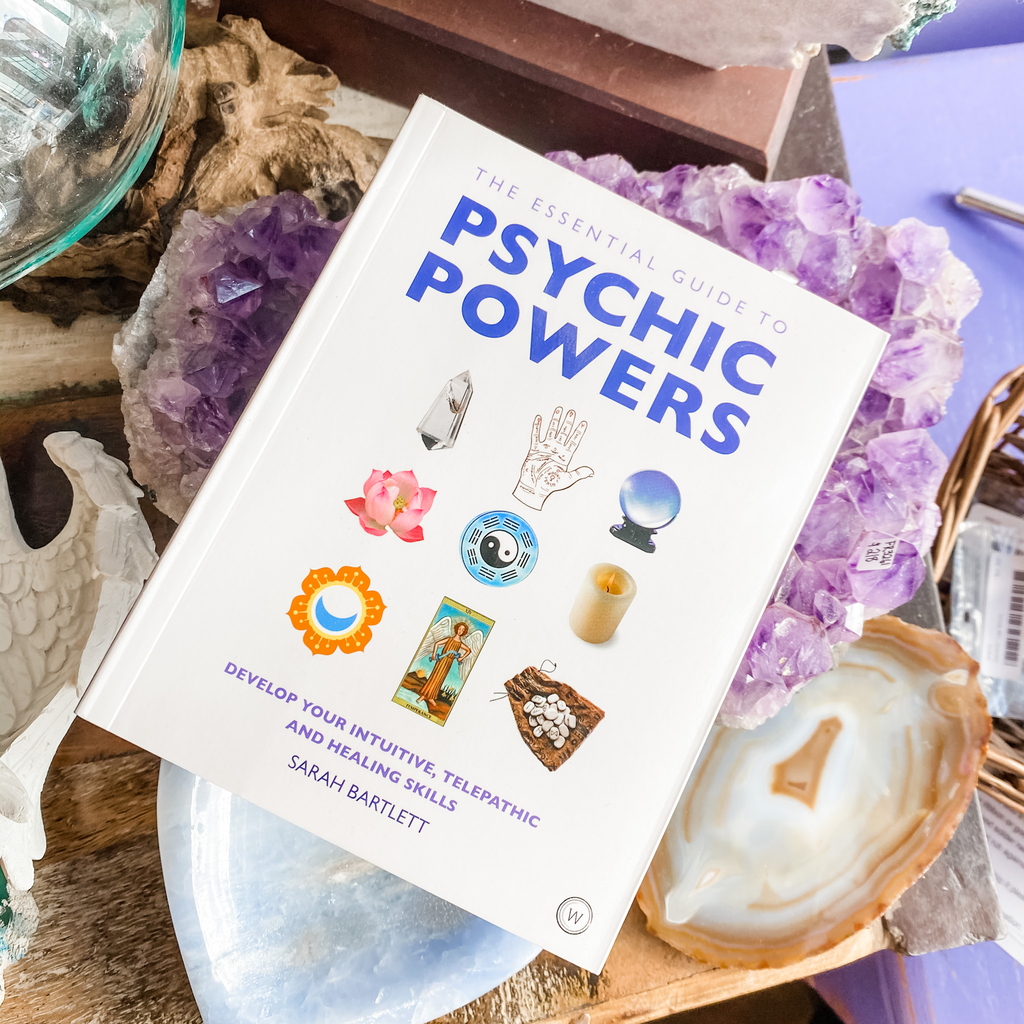 Essential Guide to Psychic Powers - Sarah Bartlett