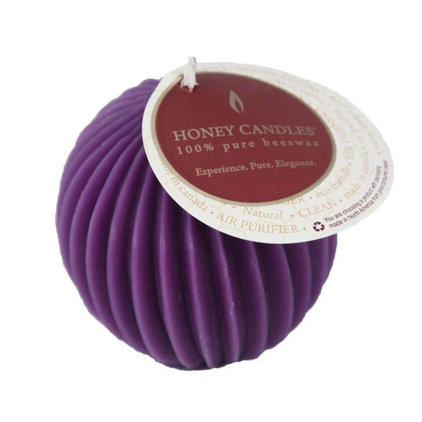 Bougie en cire d'abeille violette sphère cannelée