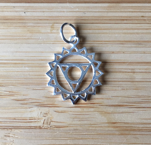 Pendentif chakra de la gorge en argent sterling