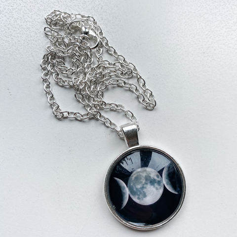 Necklace triple moon glass
