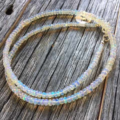 Collier perles d'opale